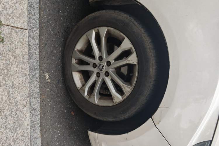 Used MG 5 2012 1.5L Automatic Luxury Edition Right Front Wheel Hub