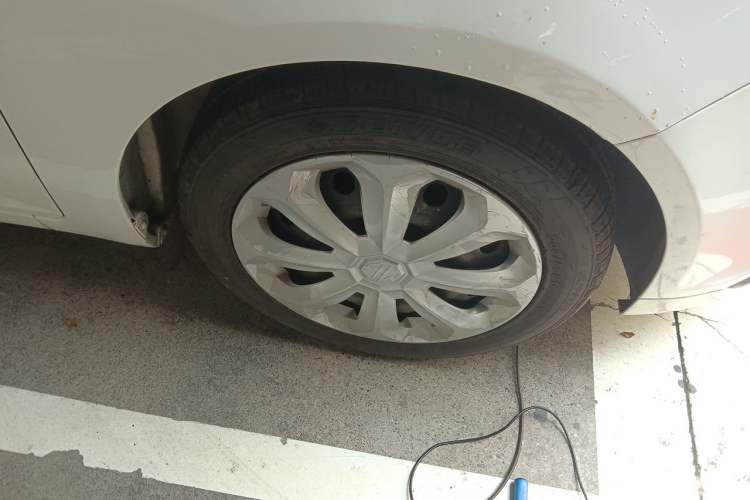 Used MG 5 2012 1.5L Automatic Elite Edition Right Front Wheel Hub