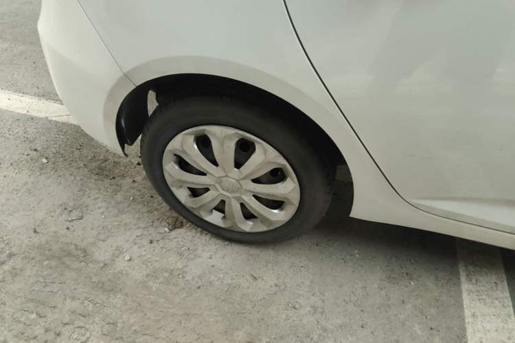 Used MG 5 2012 1.5L Automatic Elite Edition Right Rear Wheel Hub