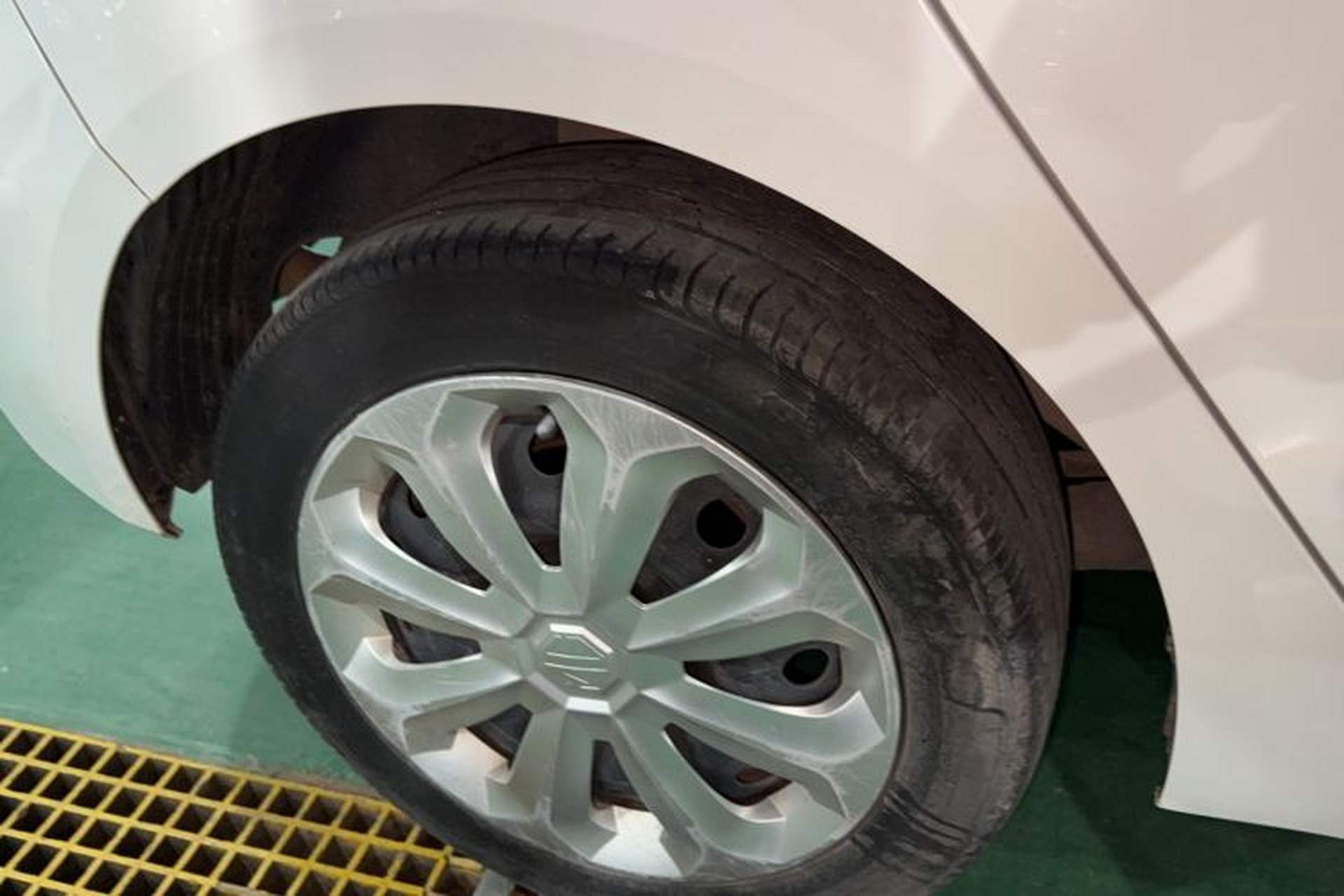 Used MG 5 2012 1.5L Automatic Elite Edition Right Rear Wheel Hub