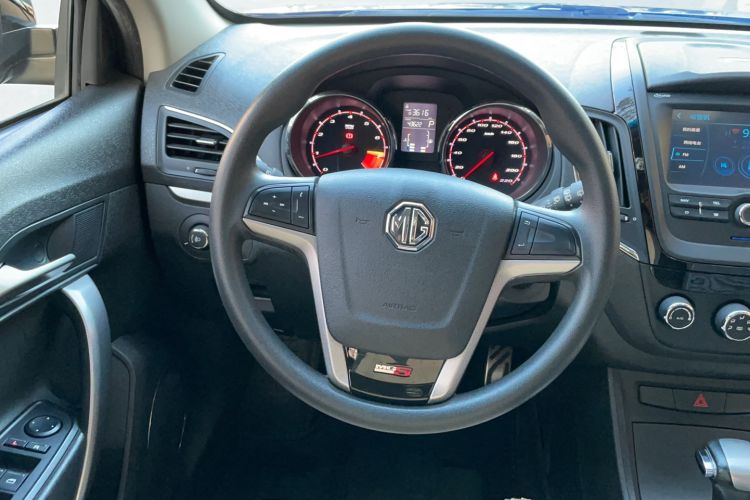 Used MG 5 2014 1.5T Automatic Luxury Model Interior 3