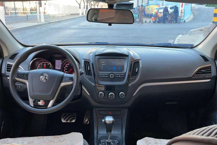 Used MG 5 2014 1.5T Automatic Luxury Model Interior 4