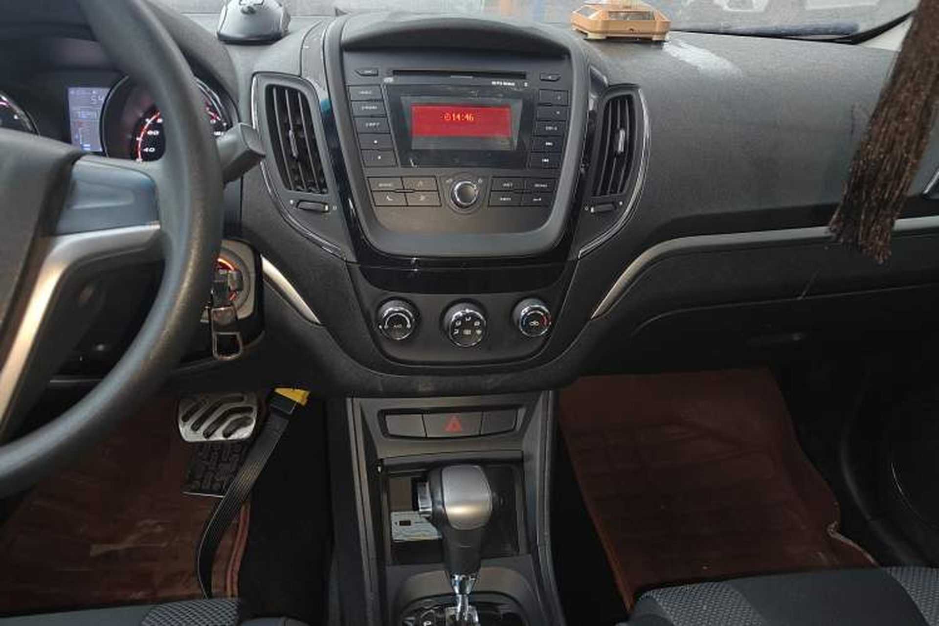 Used MG 5 2014 1.5T Automatic Luxury Model Audio And AC Panel