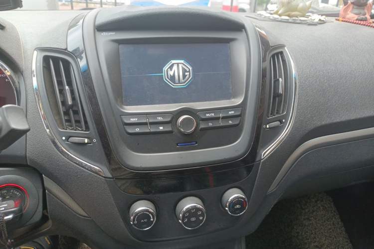 Used MG 5 2014 1.5T Automatic Luxury Model Audio And AC Panel