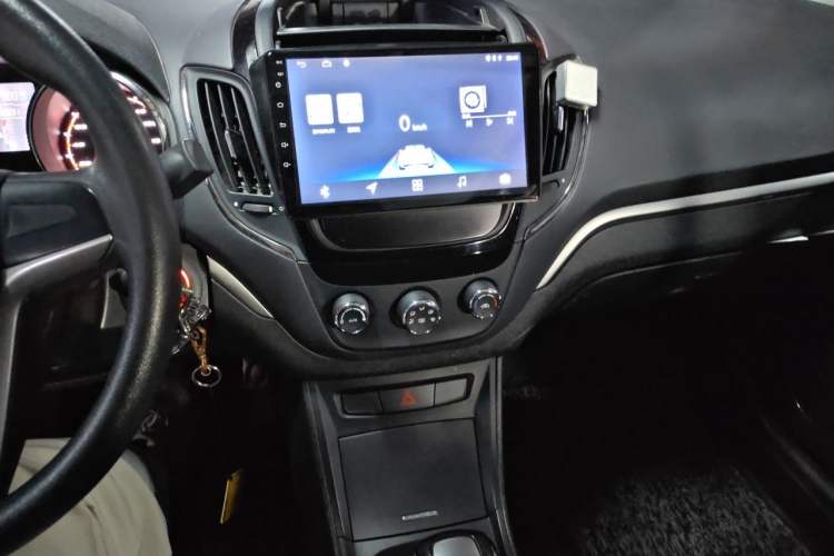 Used MG 5 2014 1.5T Automatic Luxury Model Audio And AC Panel