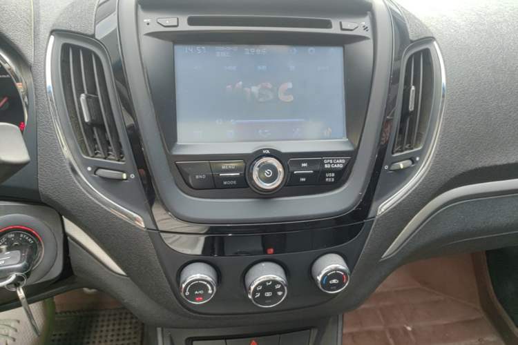 Used MG 5 2014 1.5T Manual Luxury Model Audio And AC Panel