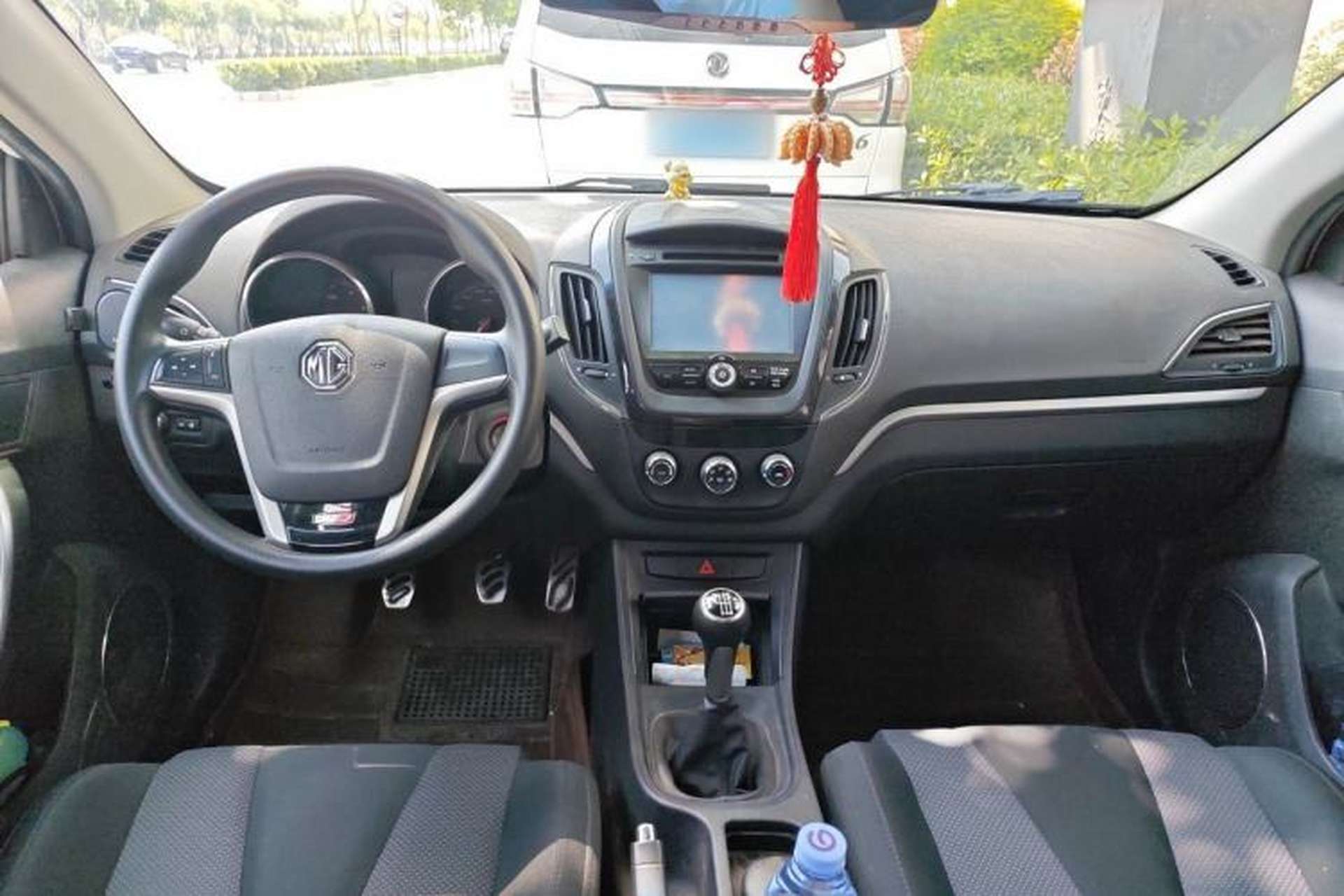 Used MG 5 2014 1.5T Manual Luxury Model Center Console