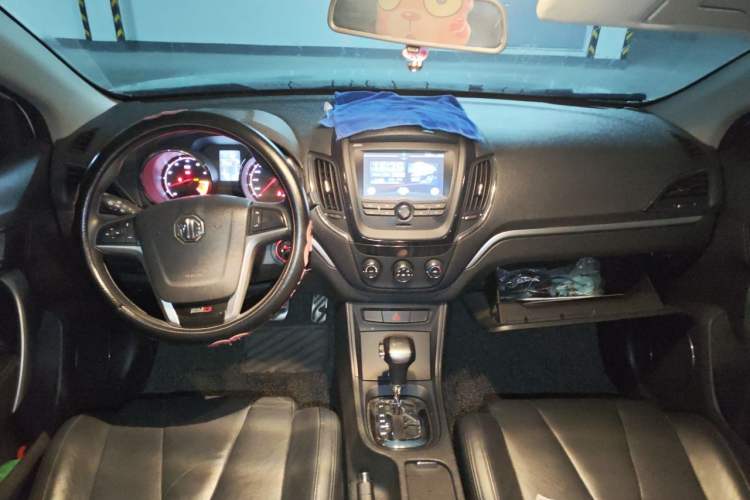 Used MG 5 2014 1.5T Automatic Luxury Model Center Console