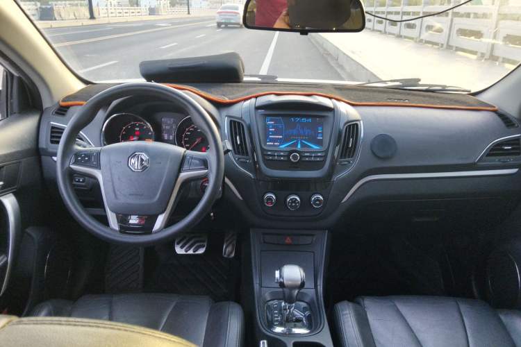 Used MG 5 2014 1.5T Automatic Luxury Model Center Console