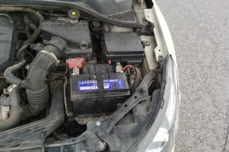 Used MG 5 2014 1.5T Automatic Luxury Model Engine Bay Left