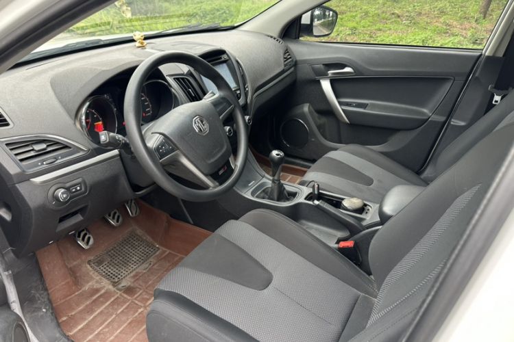 Used MG 5 2014 1.5T Manual Luxury Model Exterior 2