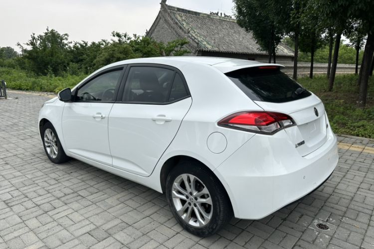 Used MG 5 2014 1.5T Manual Luxury Model Exterior 5
