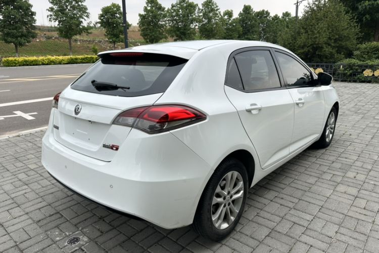 Used MG 5 2014 1.5T Manual Luxury Model Exterior 8