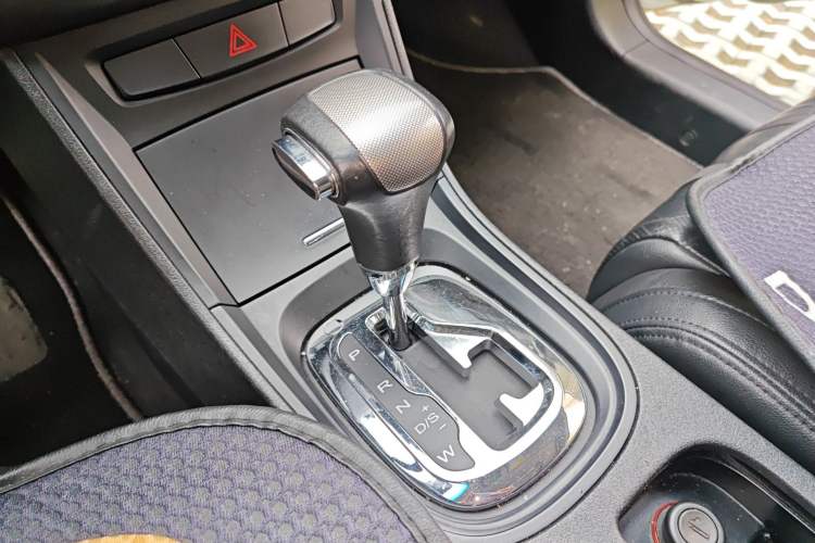 Used MG 5 2014 1.5T Automatic Luxury Model Gear Lever