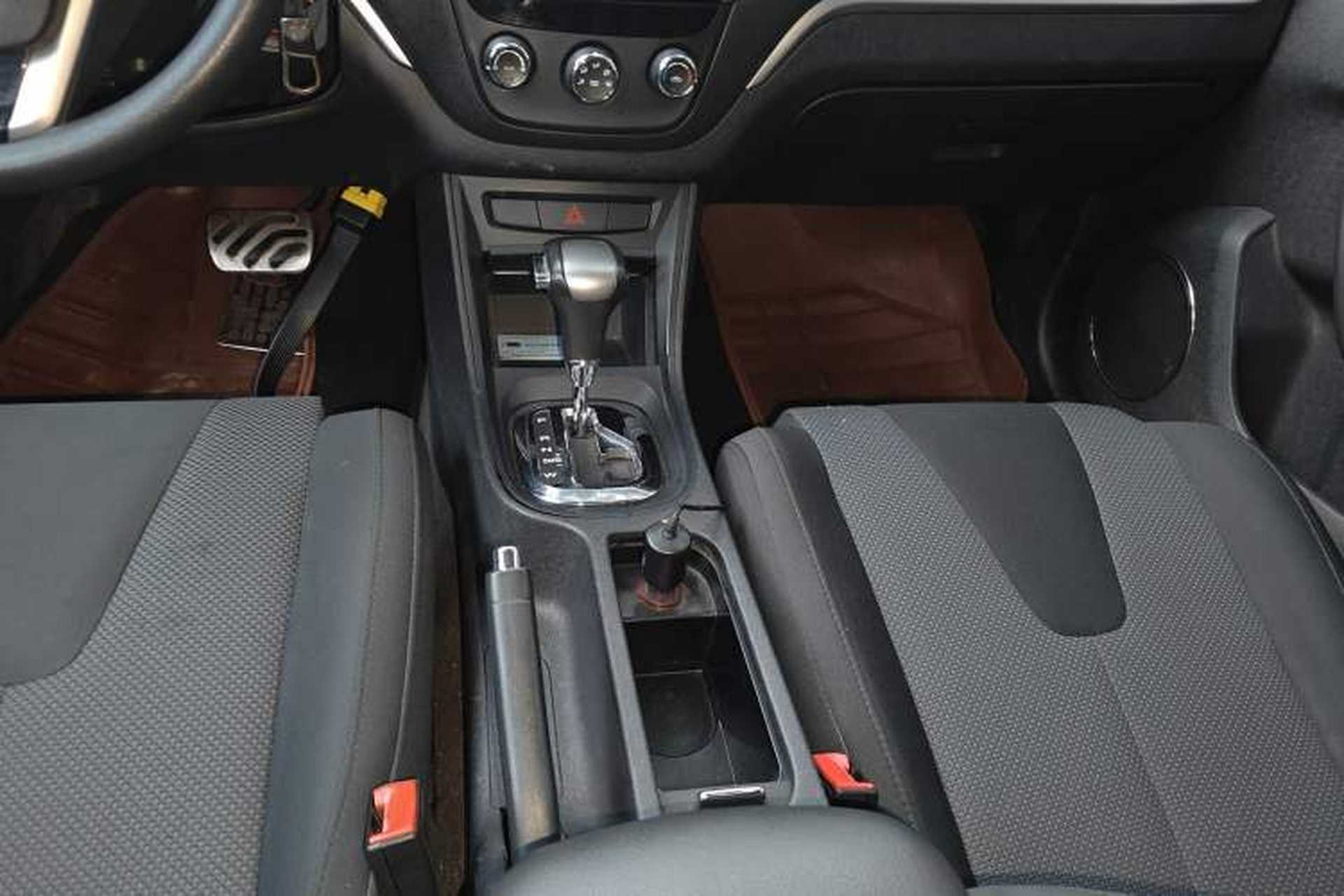 Used MG 5 2014 1.5T Automatic Luxury Model Gear Lever