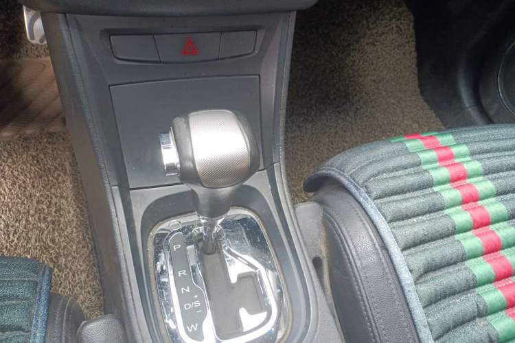 Used MG 5 2014 1.5T Automatic Luxury Model Gear Lever