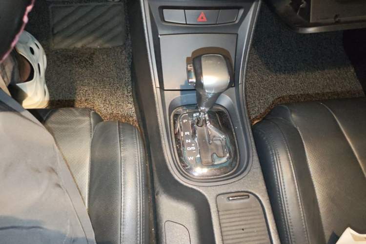 Used MG 5 2014 1.5T Automatic Luxury Model Gear Lever