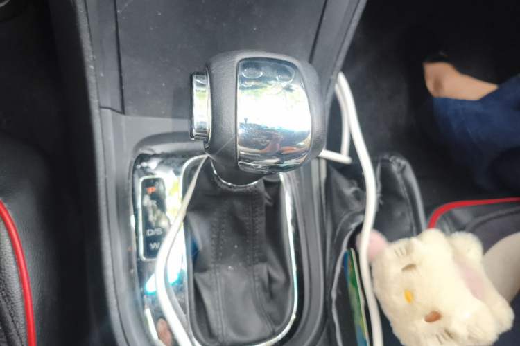 Used MG 5 2014 1.5T Automatic Luxury Model Gear Lever