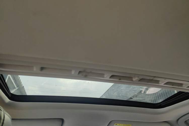 Used MG 5 2014 1.5T Manual Luxury Model Headliner