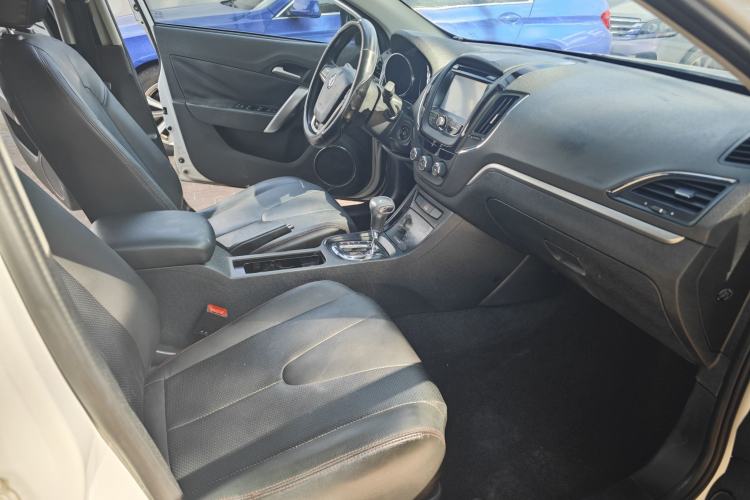 Used MG 5 2014 1.5T Automatic Luxury Model Interior 3