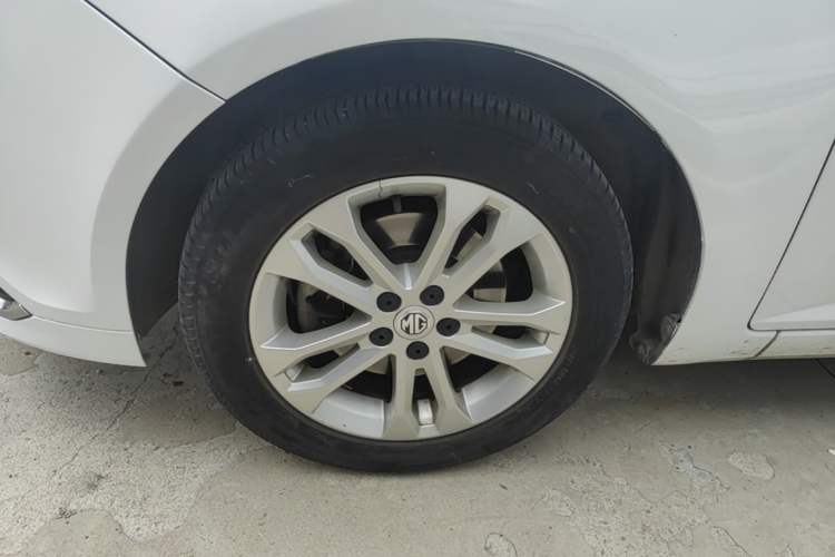 Used MG 5 2014 1.5T Manual Luxury Model Left Front Wheel Hub