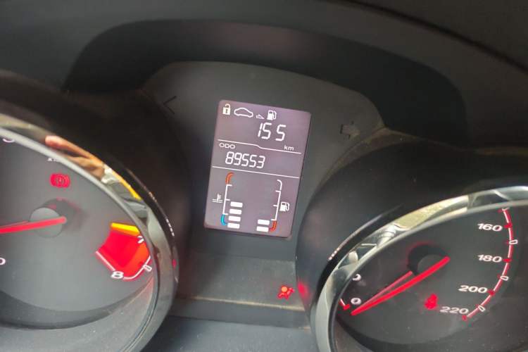 Used MG 5 2014 1.5T Manual Luxury Model Odometer Close Up