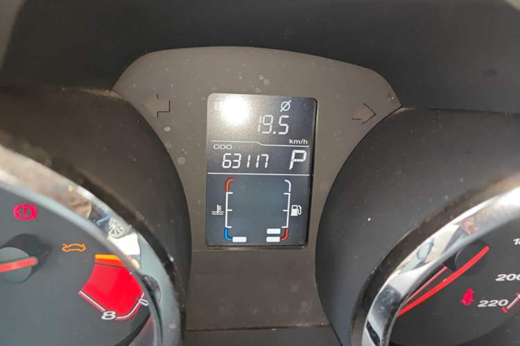 Used MG 5 2014 1.5T Automatic Luxury Model Odometer Close Up