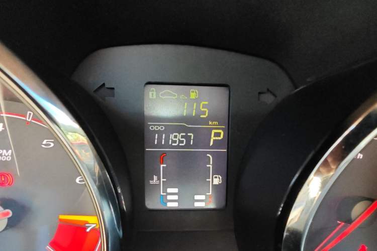 Used MG 5 2014 1.5T Automatic Luxury Model Odometer Close Up