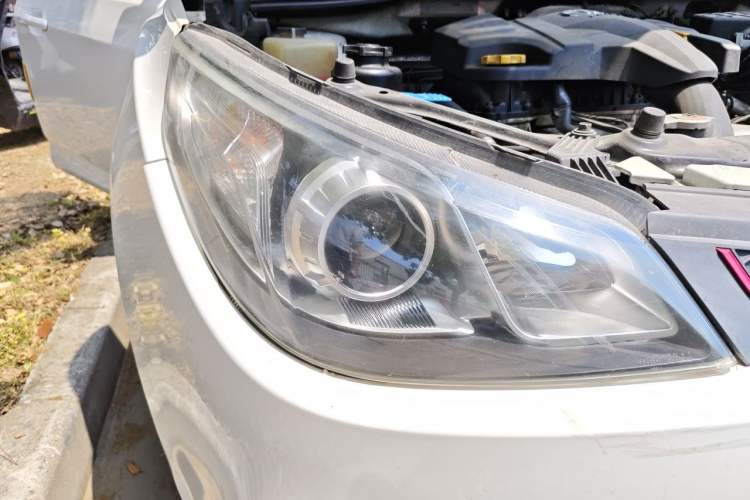 Used MG 5 2014 1.5T Automatic Luxury Model Right Front Headlight