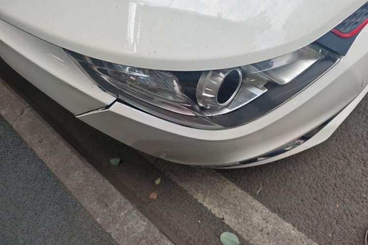 Used MG 5 2014 1.5T Manual Luxury Model Right Front Headlight