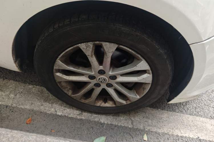 Used MG 5 2014 1.5T Manual Luxury Model Right Front Wheel Hub