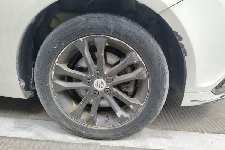 Used MG 5 2014 1.5T Automatic Luxury Model Right Front Wheel Hub