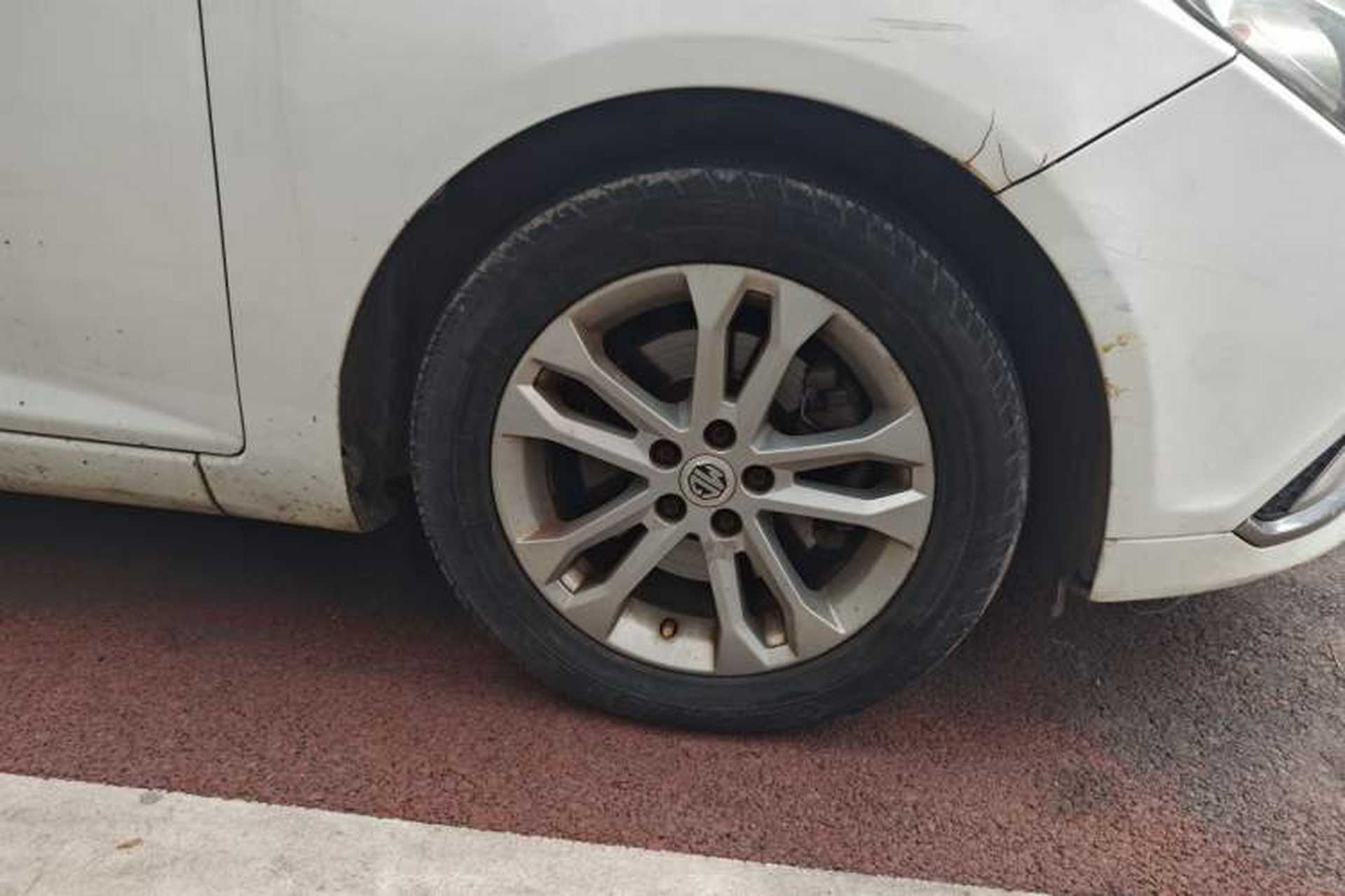 Used MG 5 2014 1.5T Automatic Luxury Model Right Front Wheel Hub