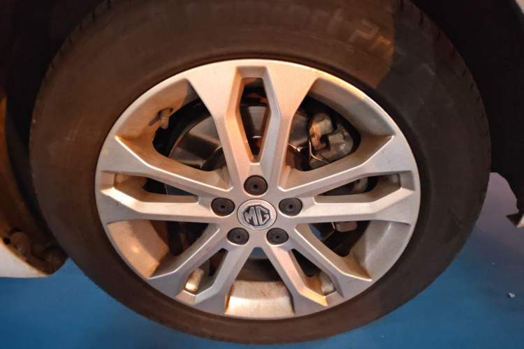 Used MG 5 2014 1.5T Automatic Luxury Model Right Front Wheel Hub