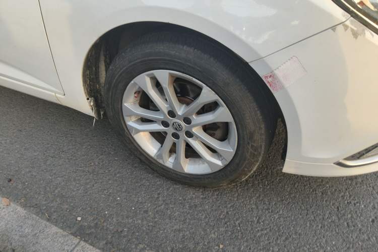 Used MG 5 2014 1.5T Automatic Luxury Model Right Front Wheel Hub
