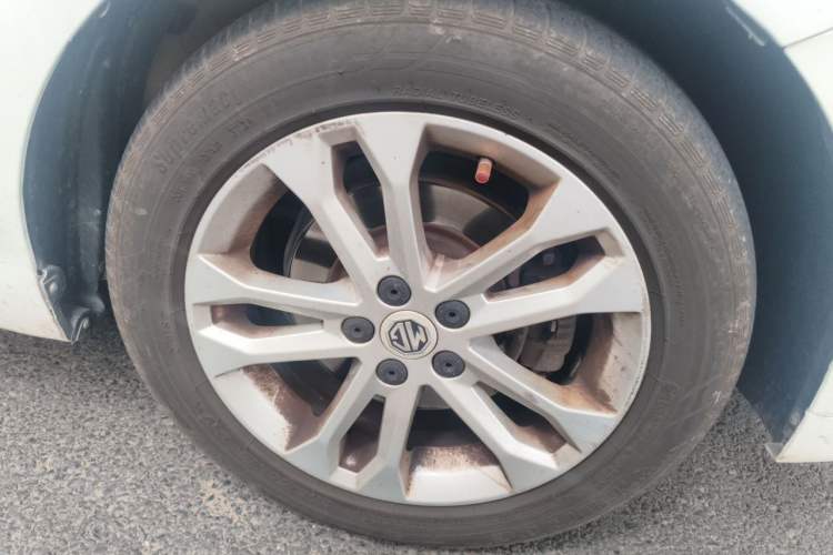 Used MG 5 2014 1.5T Automatic Luxury Model Right Front Wheel Hub