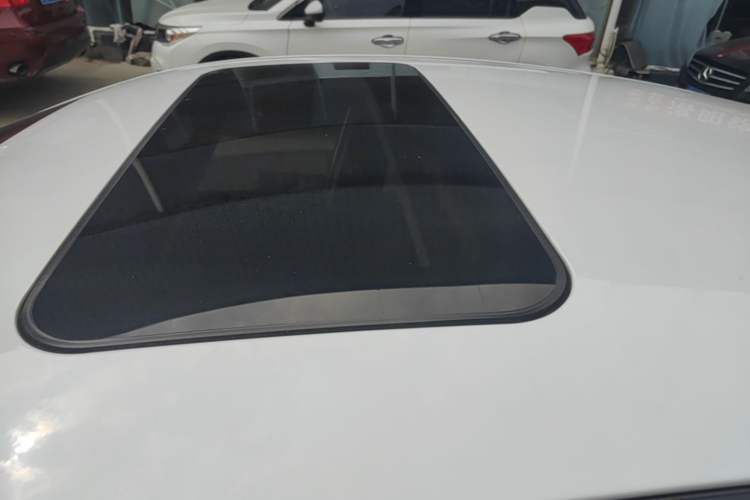 Used MG 5 2014 1.5T Manual Luxury Model Roof