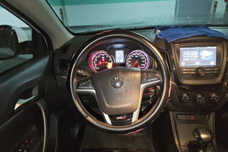 Used MG 5 2014 1.5T Automatic Luxury Model Steering Wheel