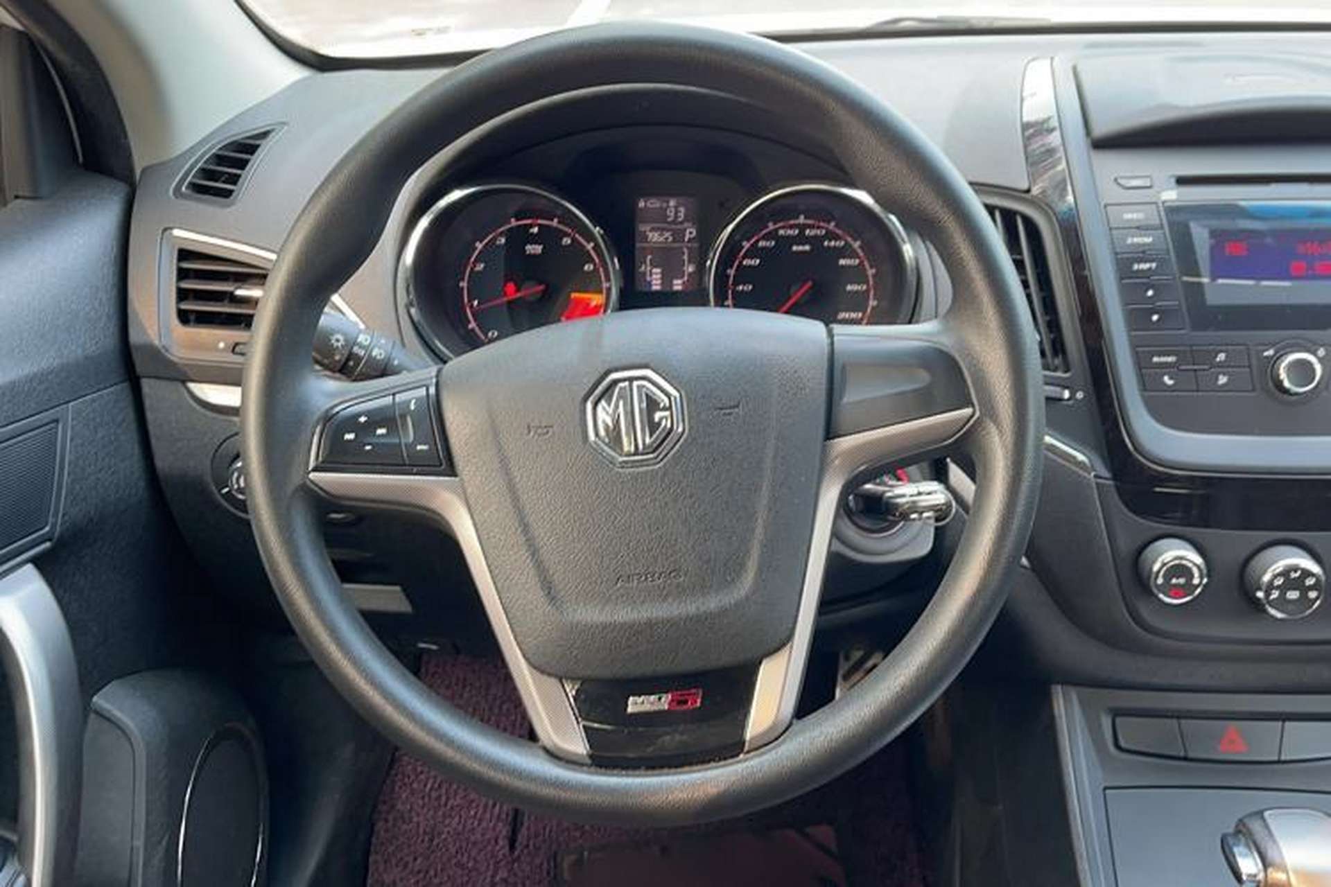 Used MG 5 2014 1.5T Automatic Luxury Model Steering Wheel
