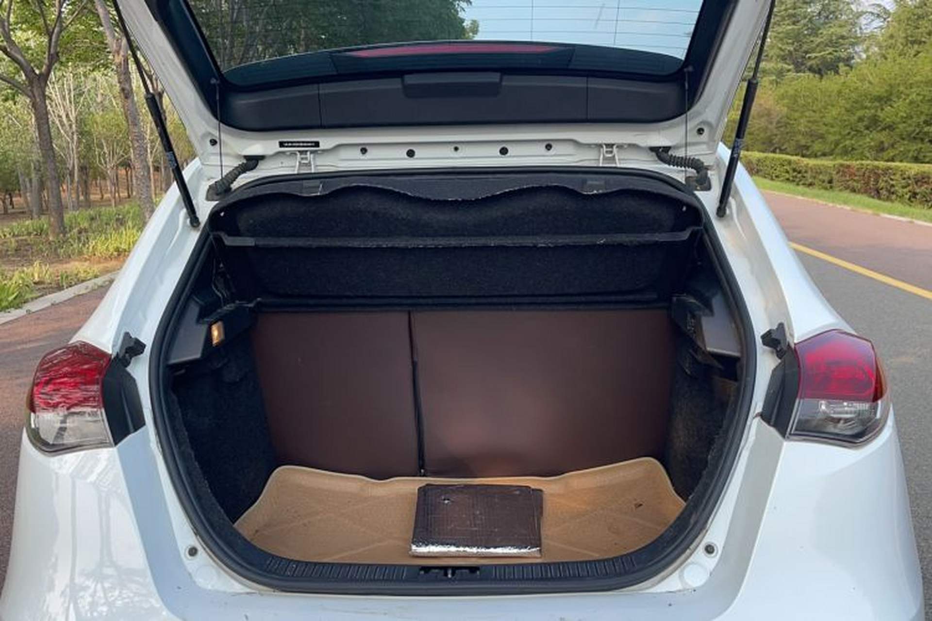 Used MG 5 2014 1.5T Automatic Luxury Model Trunk