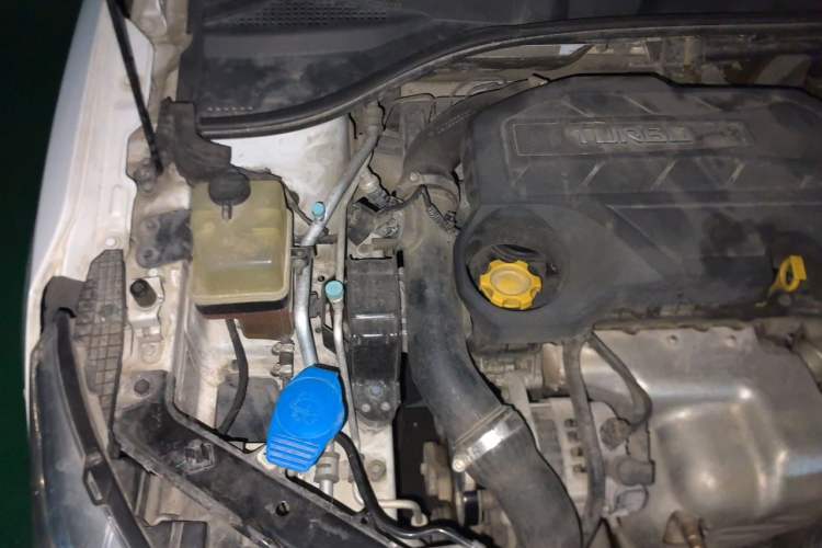 Used MG 5 2015 1.5T Automatic InkaNet Luxury Edition Engine Bay Right