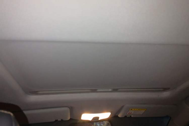 Used MG 5 2015 1.5T Automatic InkaNet Luxury Edition Headliner