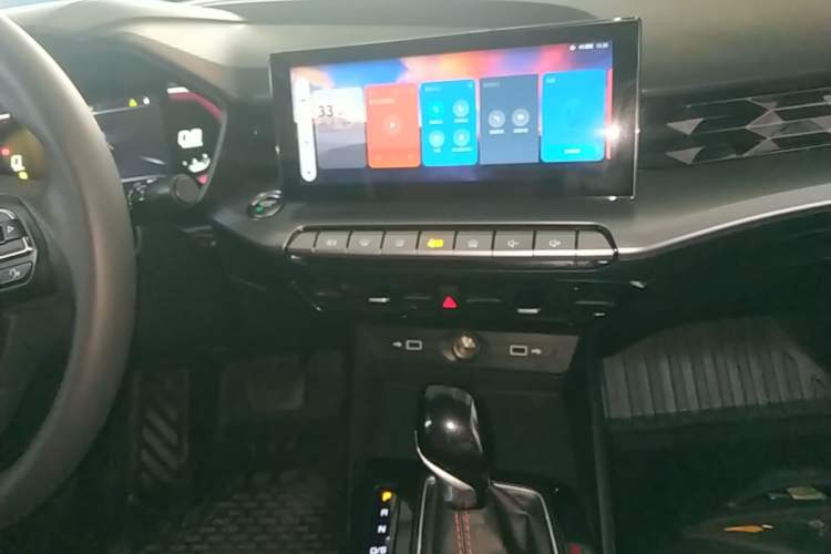 Used MG 5 2021 180 DVVT CVT Youth Luxury Edition Audio And AC Panel