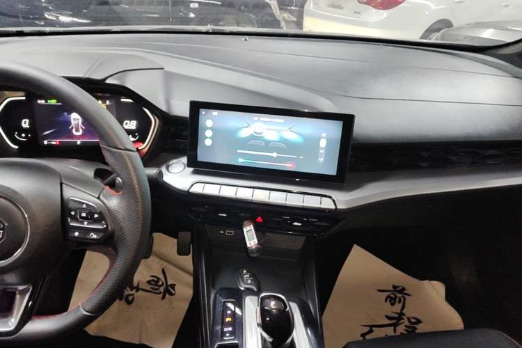 Used MG 5 2021 Revised 300TGI DCT Qingshè Luxurious Enjoyment Edition Audio And AC Panel