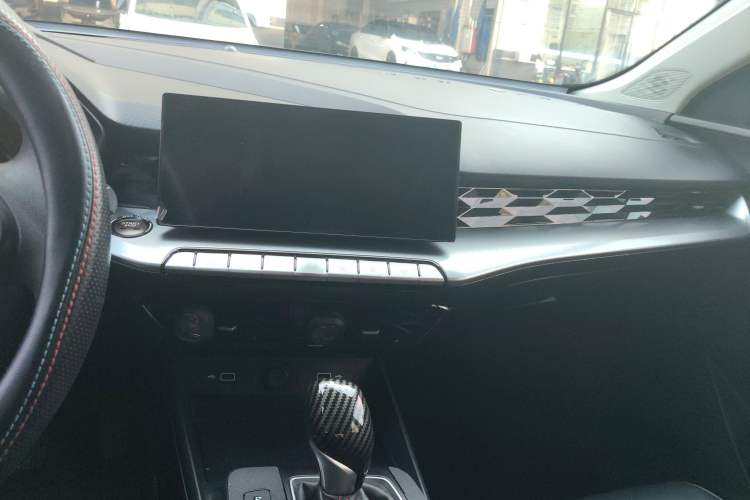 Used MG 5 2021 180 DVVT CVT Youth Luxury Edition Audio And AC Panel