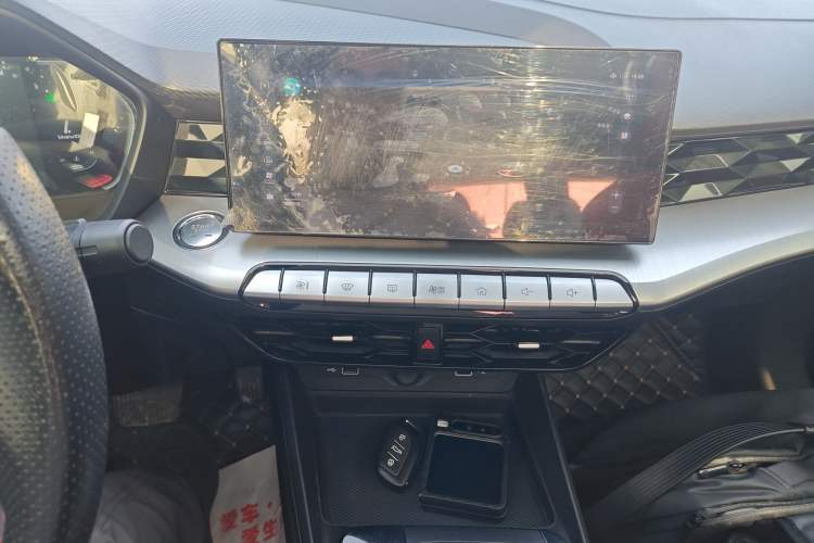Used MG 5 2021 300TGI DCT Luxury Flagship Edition Audio And AC Panel