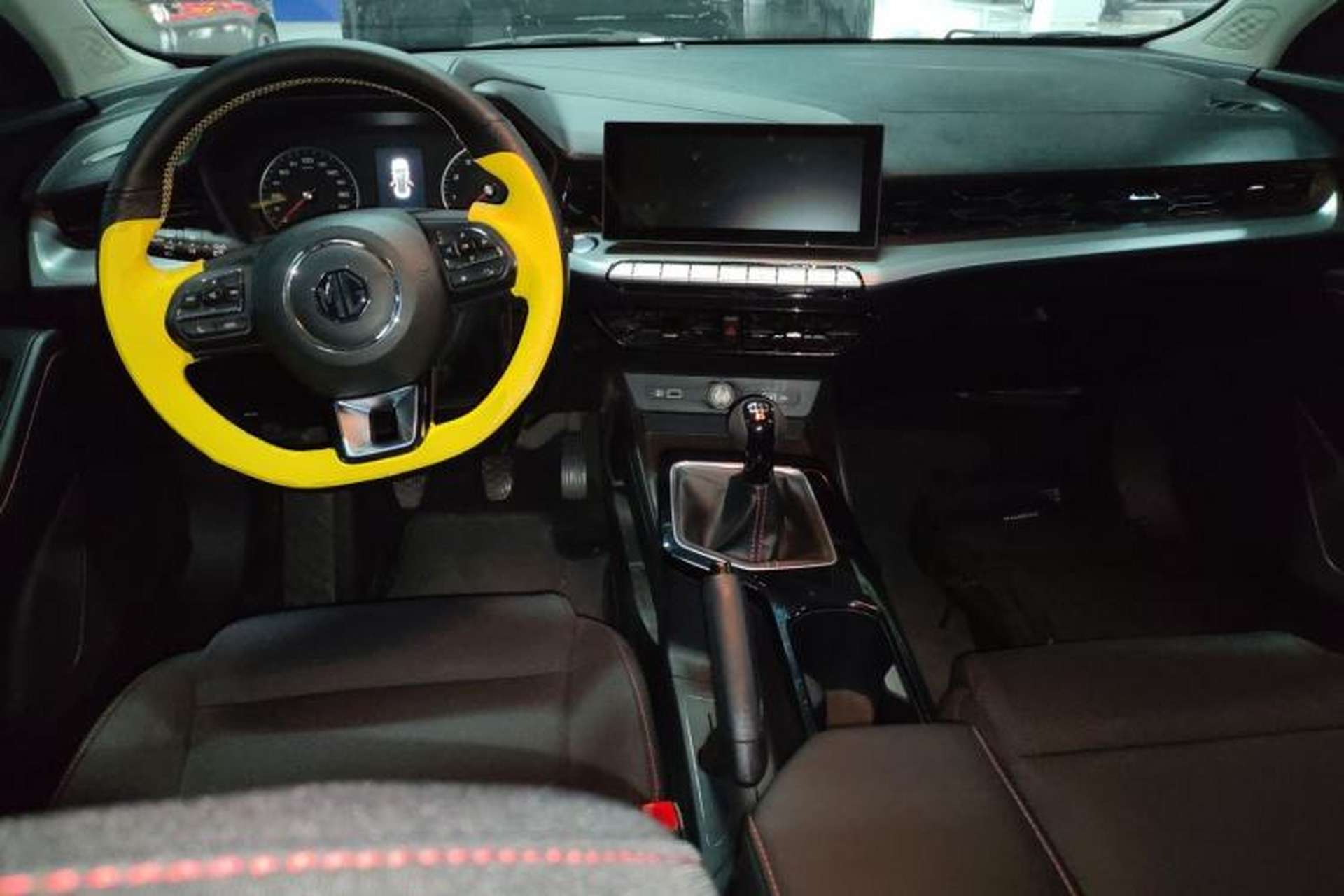 Used MG 5 2021 180 DVVT Manual Youth Style Edition Center Console