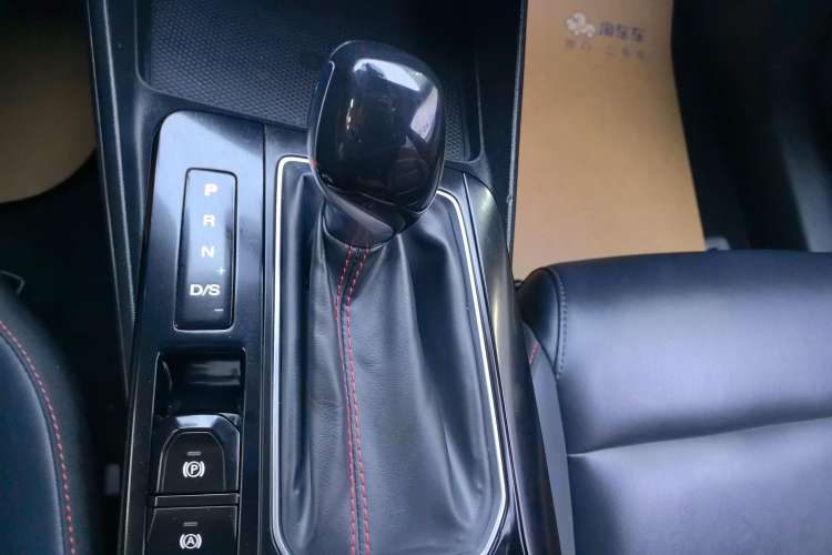 Used MG 5 2021 180 DVVT CVT Youth Luxury Edition Gear Lever