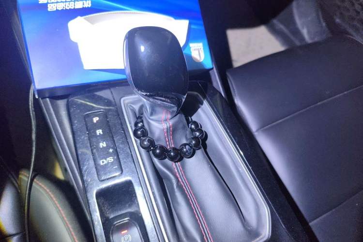 Used MG 5 2021 180 DVVT CVT Youth Luxury Edition Gear Lever