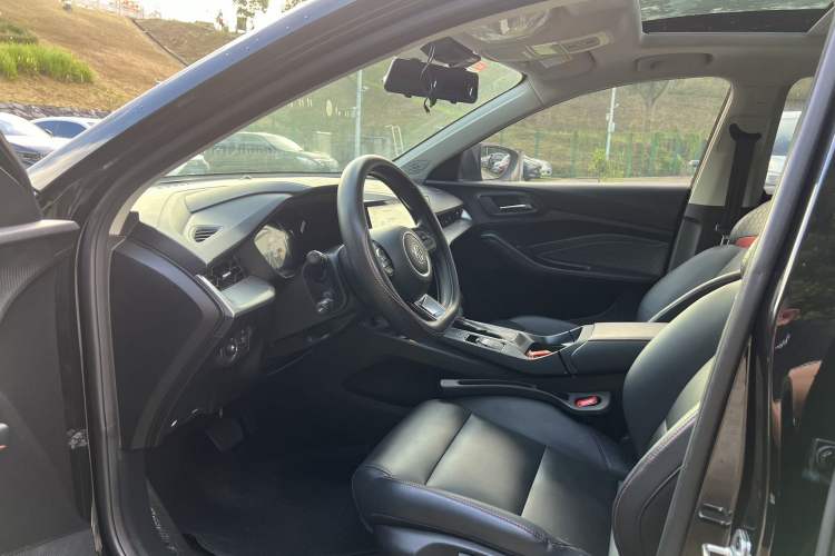 Used MG 5 2021 180 DVVT CVT Youth Luxury Edition Interior 2